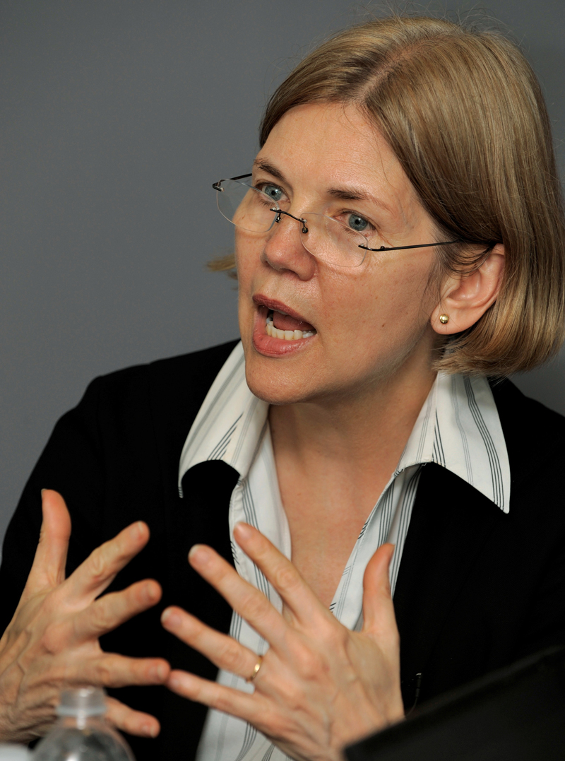 Congressional Oversight Panel for TARP Chairman Elizabeth Warren briefs reporters on the latest news of her agency, which oversees the government's disbursement of billions of dollars to U.S. banks and the auto industry by the Troubled Assets Relief Program, at the Reuters Financial Regulation Summit  in Washington, April 27, 2009. REUTERS/Mike Theiler   (UNITED STATES POLITICS BUSINESS) (Â© Mike Theiler / Reuters)