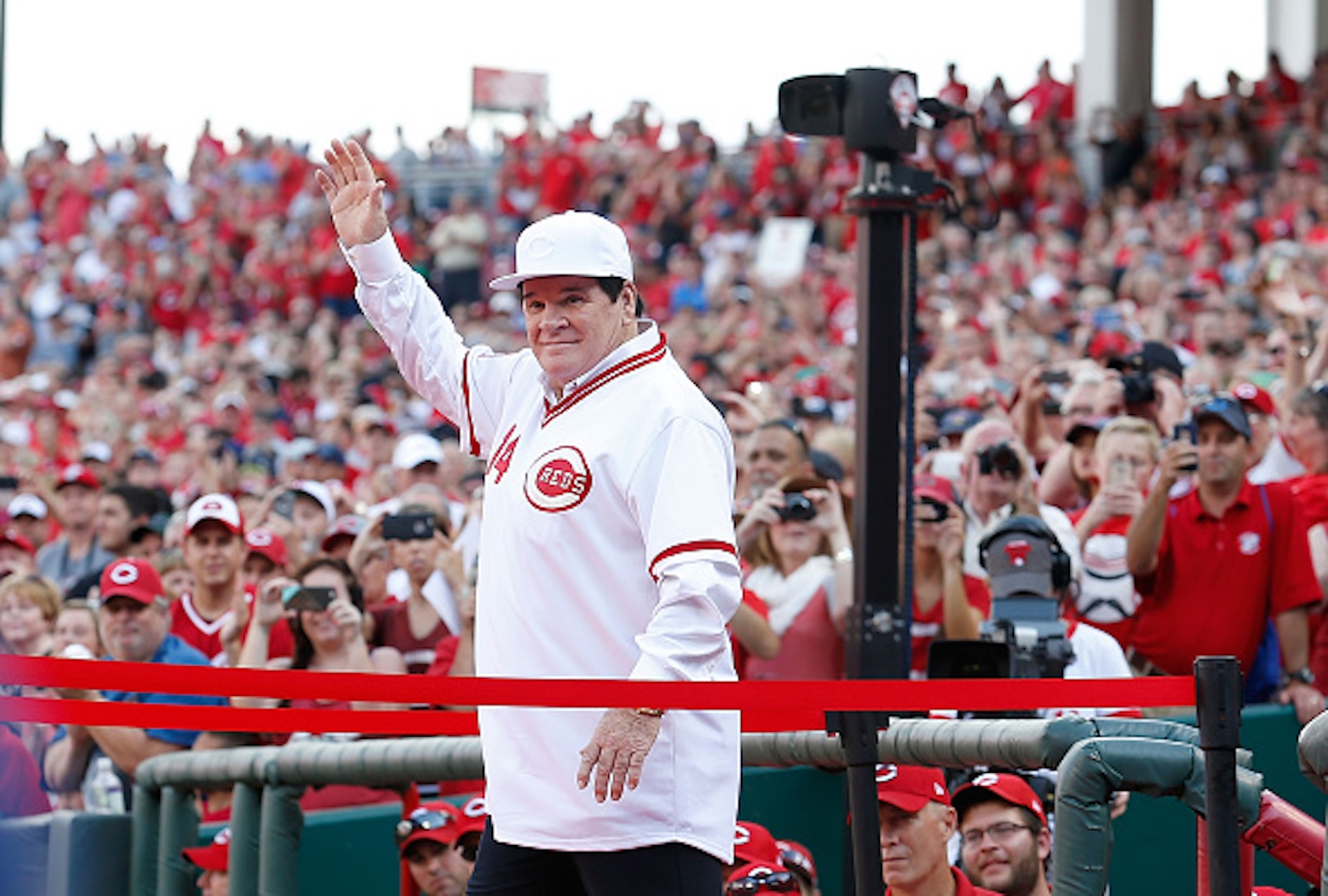 Pete Rose is introduced to the crowd as the 1976 World Series Championship team was honored prior to the start of the game between the Cincinnati Reds and the San Diego Padres at Great American Ball Park on June 24, 2016 in Cincinnati, Ohio. (Kirk Irwin/Getty Images)